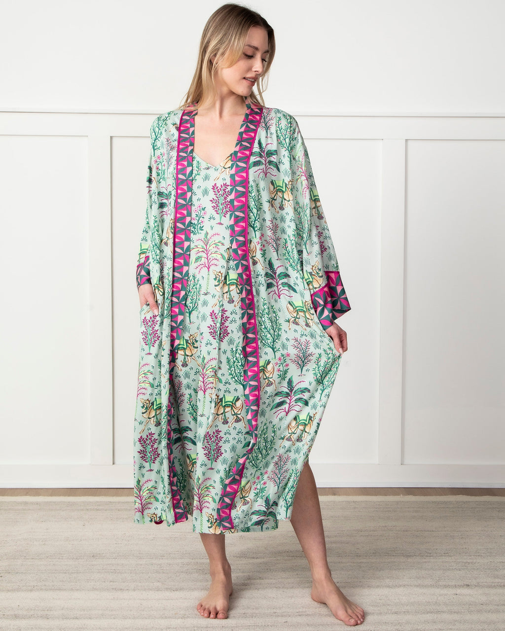 Camel's Courtyard - Satin Robe - Avocado